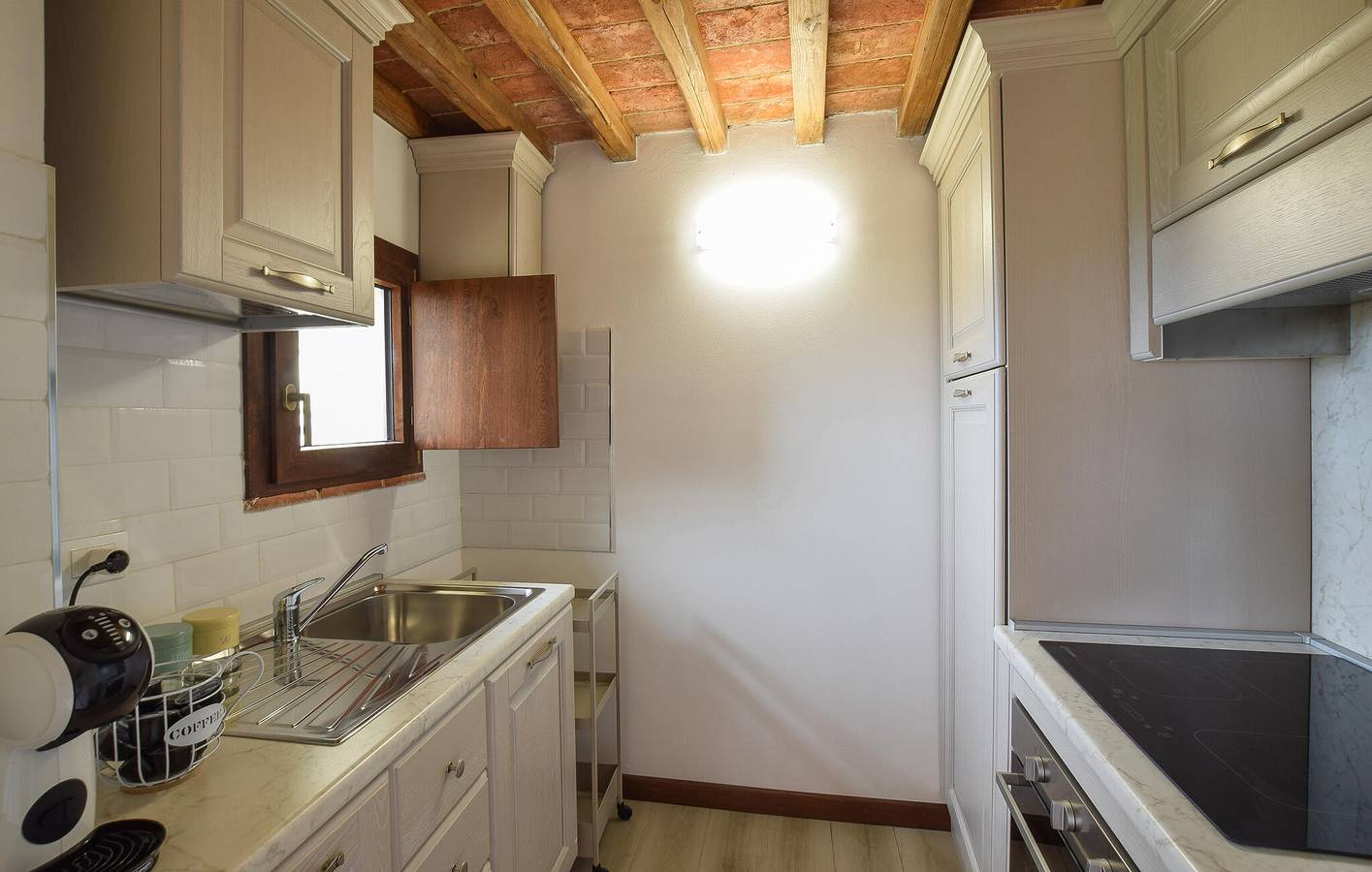 Gemütliche 2-Zimmer-Wohnung mit WLAN, Klimaanlage, Küche und Parkplatz in Buti in Buti, Pisa Provinz