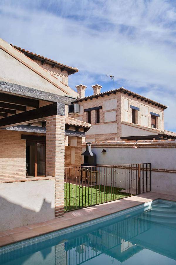 Casa rural para 8 personas, con piscina y jardín en Argés