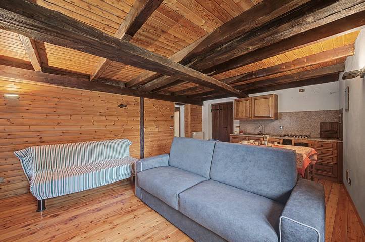 Holiday Home 'Le Rascard De Chardonney' with Garden, Mountain View and Ski-in/Ski-out Access in Chardonney (Champorcher), Comune di Champorcher