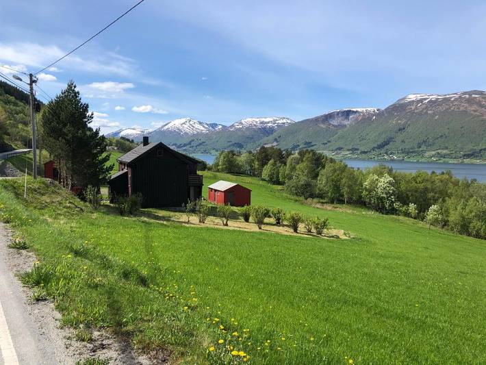 Ferienhaus für 6 Personen, mit Balkon und Terrasse sowie Garten und Ausblick in Gjemnes