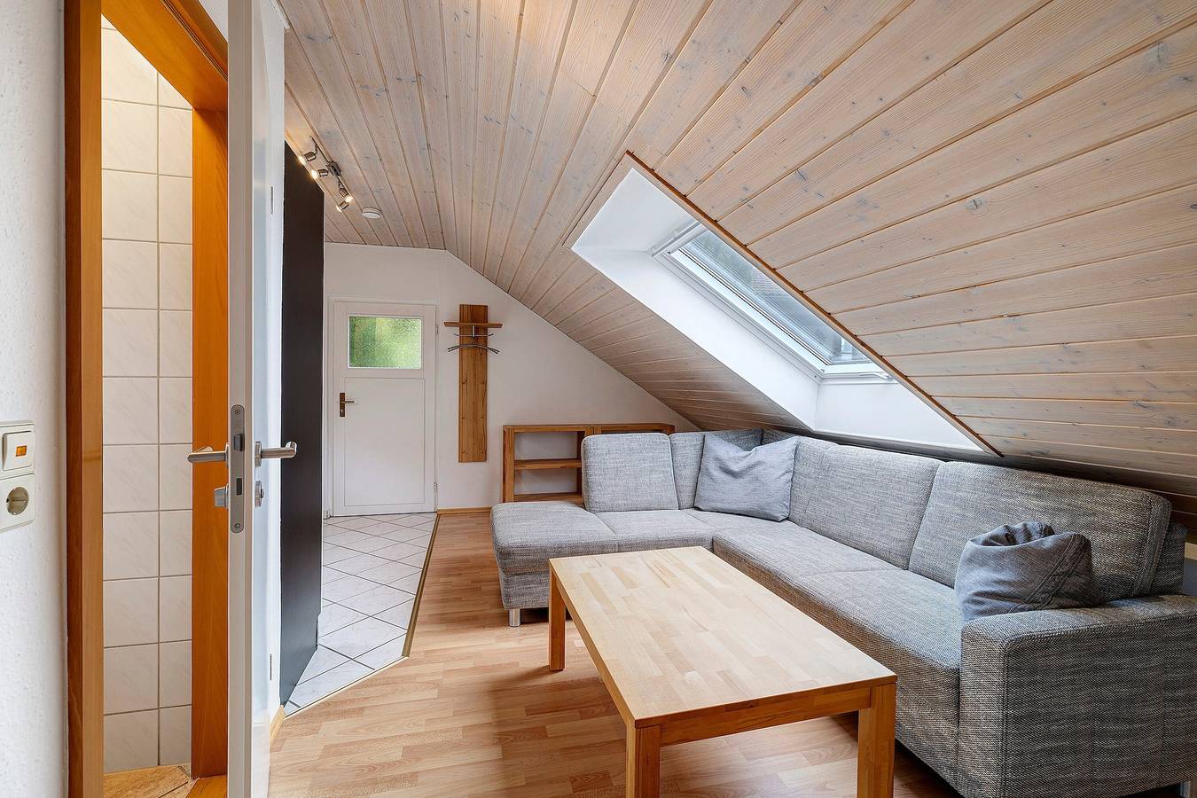 Ganze Wohnung, Apartment 'Storchenblick' mit Seeblick, Gemeinschaftsterrasse und Wlan in Meersburg, Region Bodensee-Oberschwaben