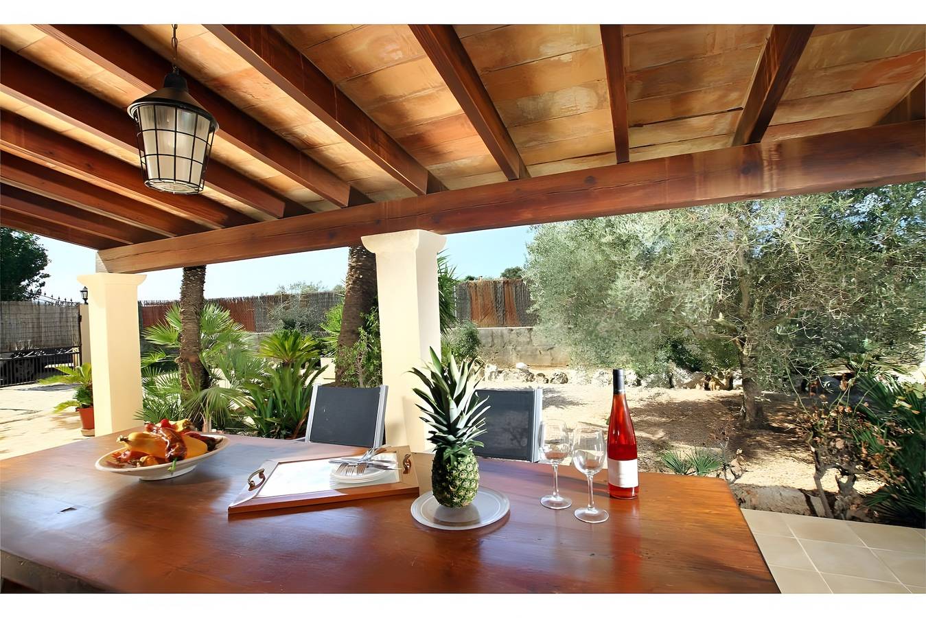 Villa 'L'Embat' con vista sulle montagne, piscina privata e Wi-Fi in Pollença, Maiorca settentrionale