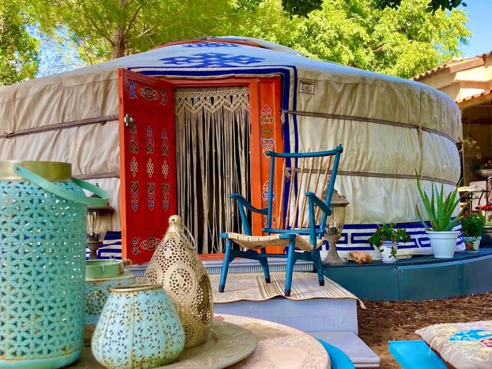 Tienda para 2 personas, con Terraza y Jardín además de Piscina y Vistas en Ribarroja del Turia