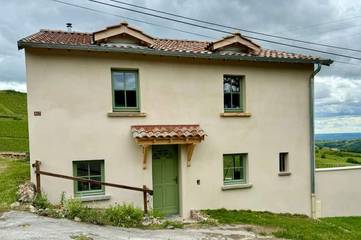 Cottage pour 6 personnes, avec jardin et terrasse à Pruzilly