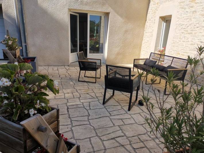Location de vacances pour 3 personnes, avec sauna ainsi que jardin et terrasse, animaux acceptés à Dampierre-sur-Salon