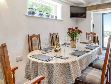 Holiday Rental for 6 People in Trefin, Pembrokeshire, Photo 2