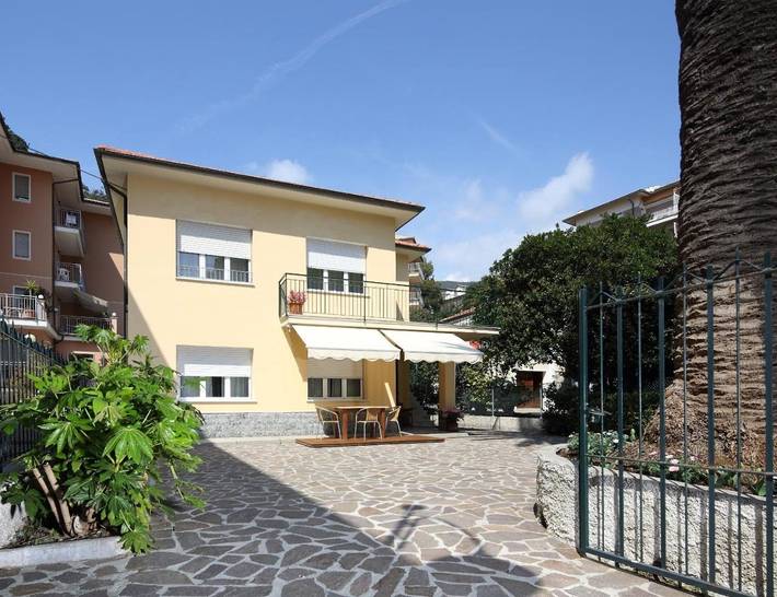 Appartamento per 6 persone, con Balcone e Terrazza nonché Giardino e Panorama a Deiva Marina