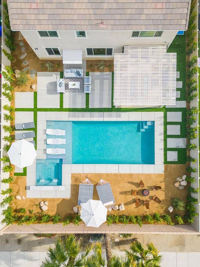 Ferienhaus für 18 Personen, mit Terrasse und Whirlpool sowie Pool, mit Haustier - 1