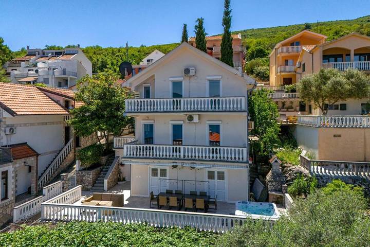 Maison de vacances pour 17 personnes, avec terrasse et jacuzzi - 1