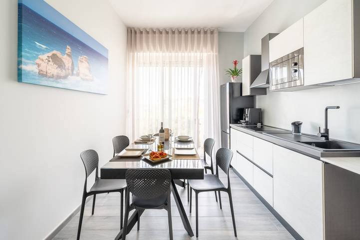 Kamer 'Piazza Pertini - Room Ambra' met Balkon, Wi-Fi en Airconditioning in Melendugno, Provincie Lecce