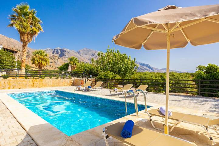 Villa voor 9 personen met tuin in Chania en omgeving