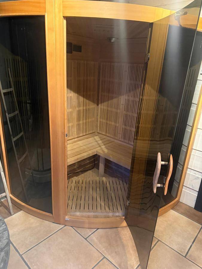 Ferienhaus für 6 Personen, mit Balkon und Whirlpool sowie Terrasse und Garten in Austrheim - 2
