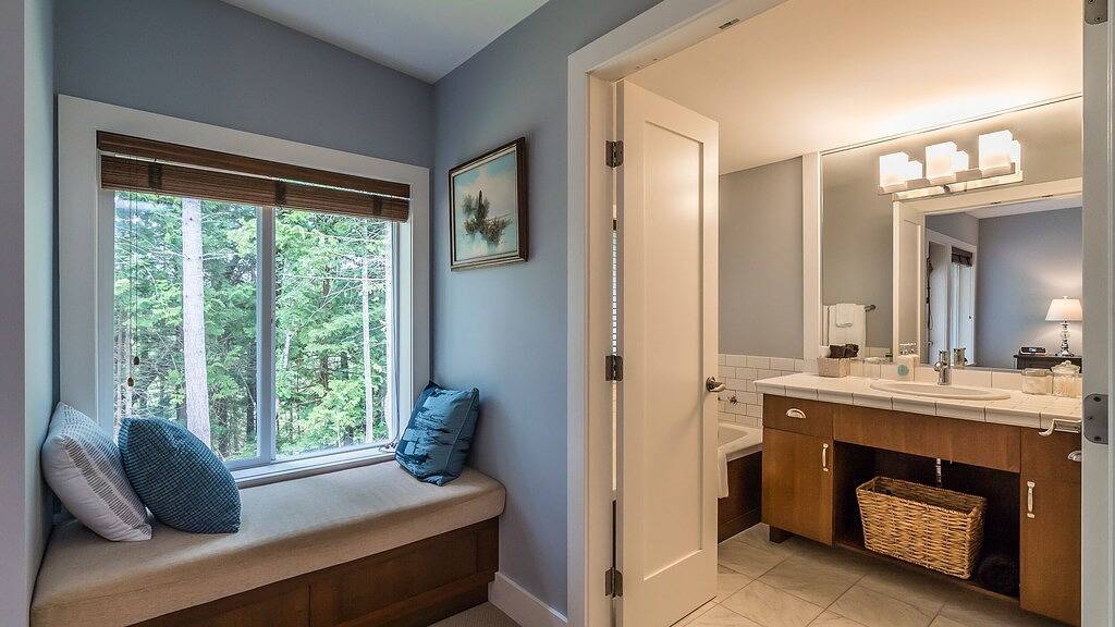 Luxuriöses Stadthaus im Wald -5 min zum Strand in Parksville, Regional District of Nanaimo