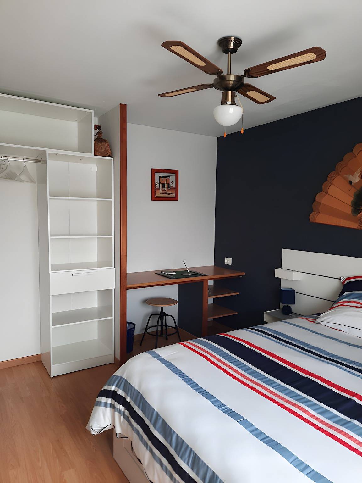Bed and Breakfast 'Chambre Bleue' con terraza y jardín compartidos y Wi-Fi in Saint-Avertin, Región de Tours