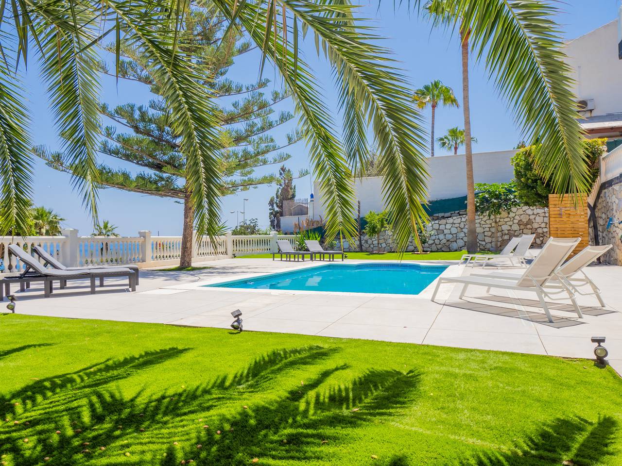 Cubo's Beach Front Villa Benalmadena in Torremuelle, Benalmádena