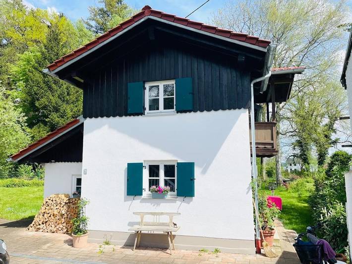 Ferienwohnung für 4 Personen, mit Balkon und Terrasse sowie Garten und Seeblick in Tutzing