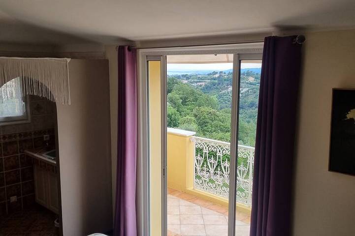 Location de vacances pour 8 personnes, avec balcon et jardin à Aspremont - 4