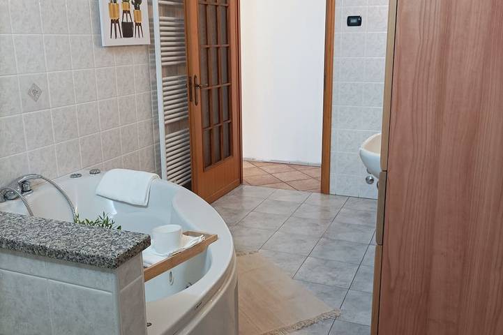 Appartamento intero, Quick Home - Il Glicine in Alice Castello, Provincia di Vercelli