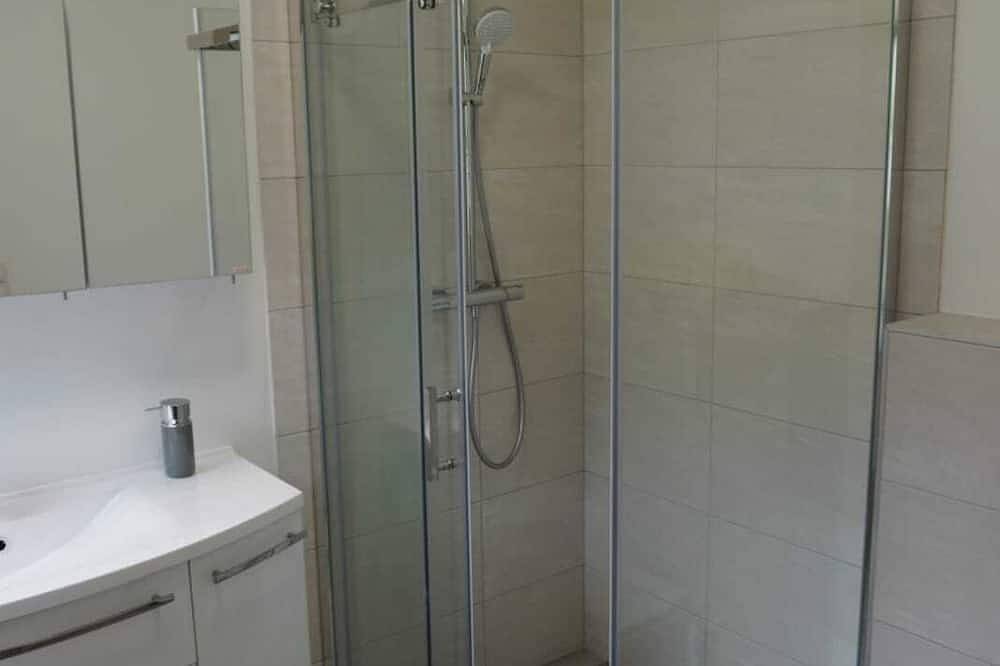 Entire apartment, Ap. Deluxe with whirlpool and Finnish barrel sauna in Kaunergrat, Imst