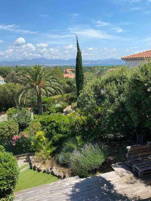Villa pour 8 personnes, avec jardin ainsi que vue et piscine dans Saint-Aygulf - 2