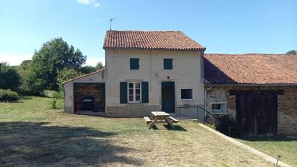 Gîte pour 4 personnes, avec jardin à Bellac