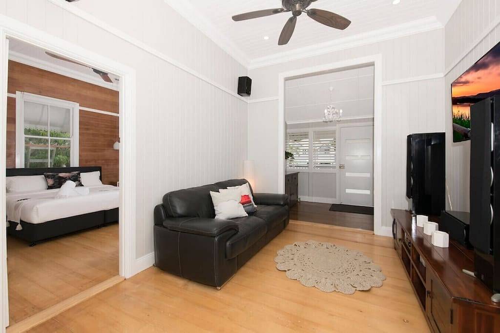 Holiday Home for 8 People in North Queensland, Queensland