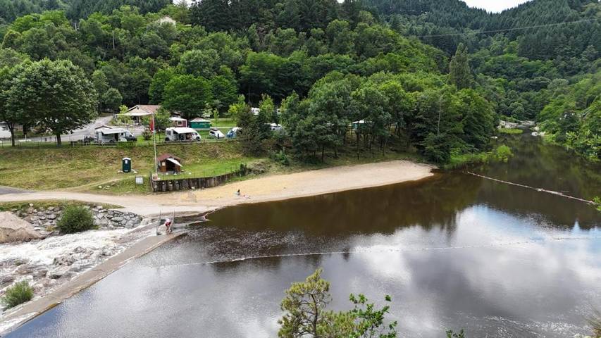 Location de vacances pour 2 personnes, avec jardin et terrasse, animaux acceptés à Le Cheylard - 4