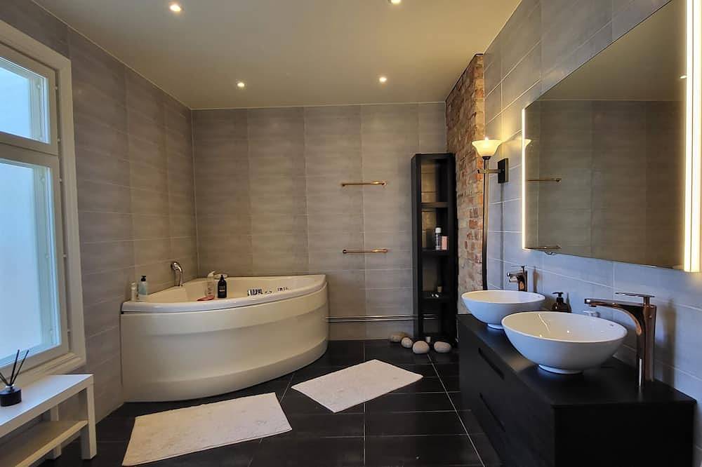 Beautiful lake view house in Västeras, Mälaren