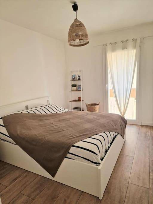 Gîte pour 4 personnes, avec balcon dans Gare De Hyeres - 4