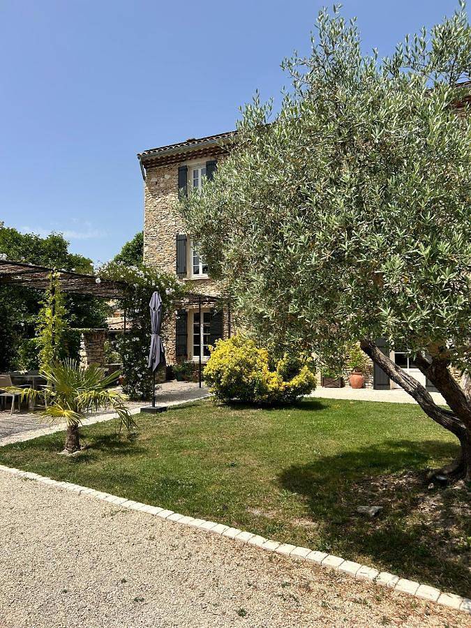Location de vacances pour 8 personnes, avec jardin ainsi que vue et piscine à Villes-sur-Auzon - 3