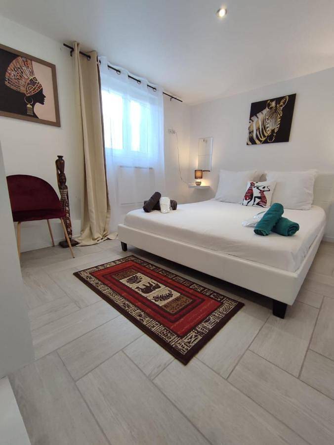 Gîte pour 4 personnes, avec Terrasse ainsi que Jardin et Vue à Garennes-sur-Eure