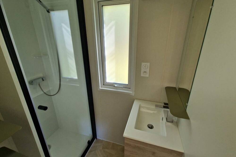 Mobile home with terrace for 5 people in Saint-Geniez-d'Olt-et-d'Aubrac, Parc naturel régional de l'Aubrac