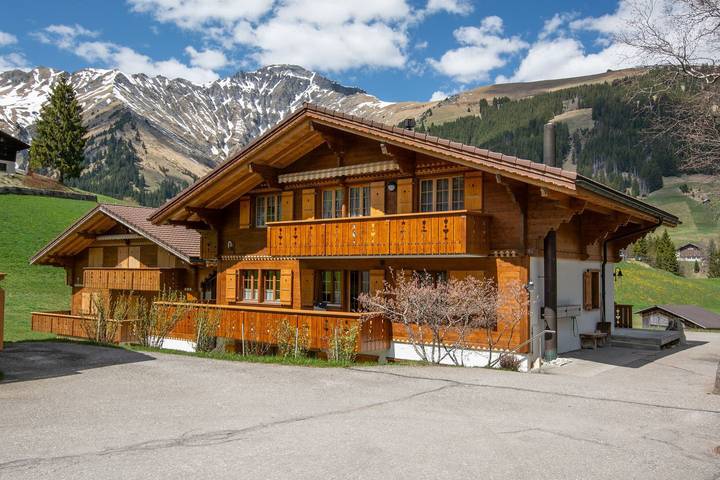 Ferienwohnung für 6 Personen, mit Balkon und Ausblick im Berner Oberland