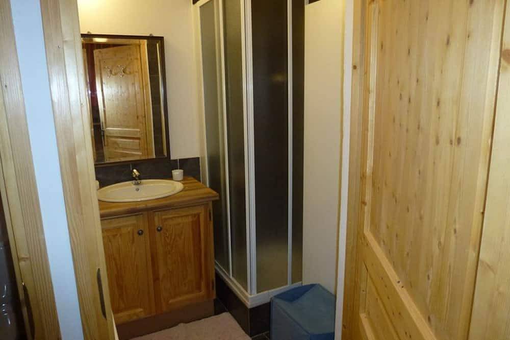 Appartement entier, Charmant 2 pièces, terrasse sud, départ skis aux pieds, parking couvert, à 5 min des remontées in Isola 2000, Isola