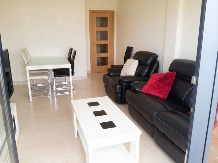 Ganze Wohnung, Komfortable Wohnung in Almería mit Gemeinschaftspool - 72 m² in Retamar, Almería