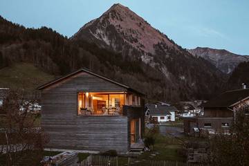 Blockhütte für 9 Personen, mit Garten und Terrasse in Schoppernau