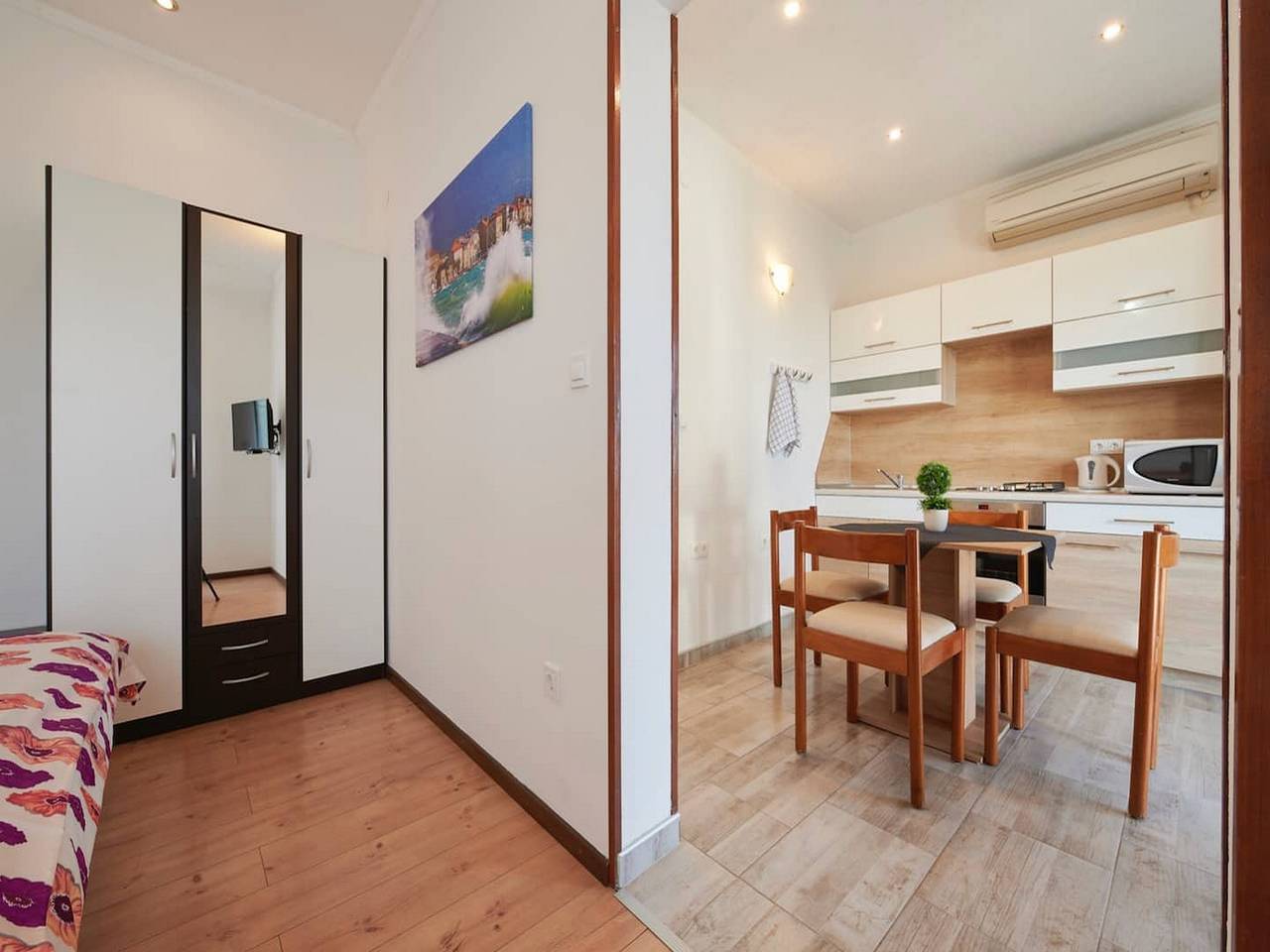 Geheel appartement, Vakantieappartement voor 4 personen met tuin in Kaštela, Dalmatië vasteland