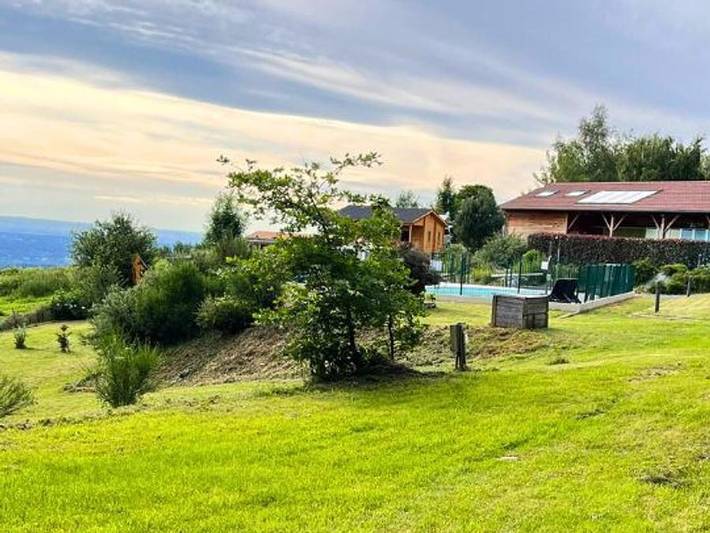 Camping pour 4 personnes, avec Terrasse dans le Puy-de-Dôme