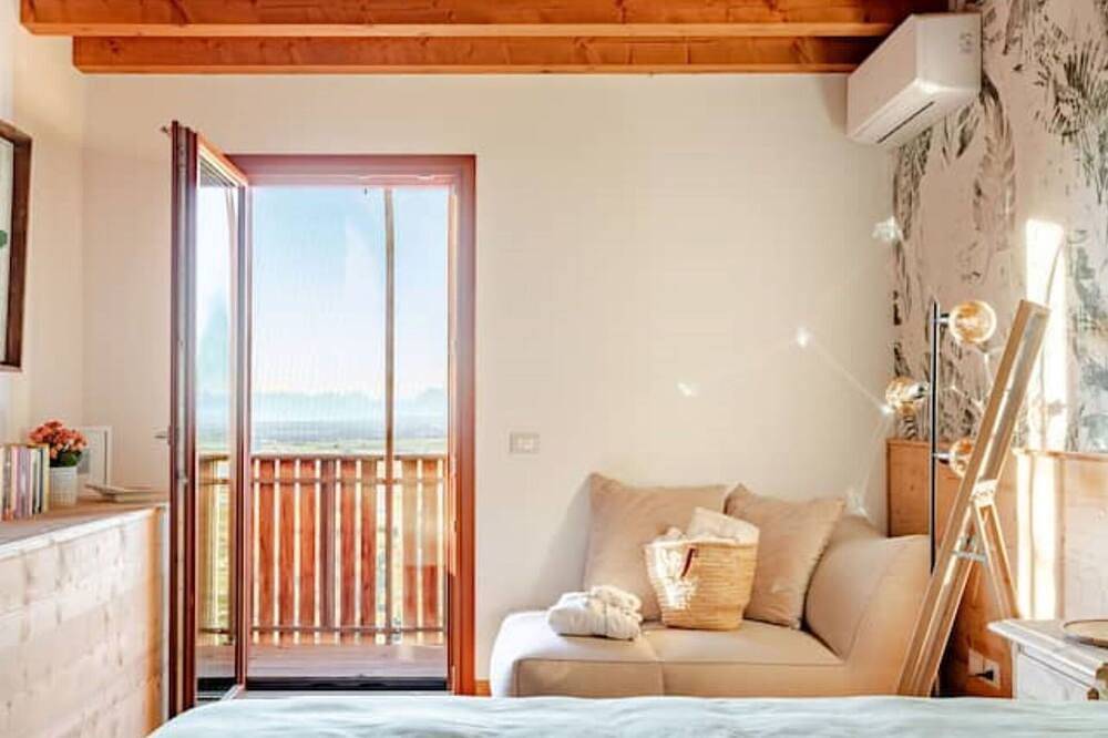 Stunning private villa with A/C, Wifi, hot tub, Tv, terrace, pets allowed and panoramic view in Cividale del Friuli, Udine Province