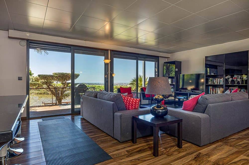 Atemberaubendes Farmhaus mit drei Schlafzimmern und Pool in Faro, Faro Distrikt