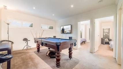 Holiday Home for 9 People in Inverloch, Bass Coast Shire, Photo 2