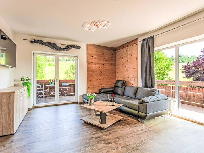 Ferienwohnung für 4 Personen, mit Ausblick und Balkon sowie Garten in Lechbruck am See