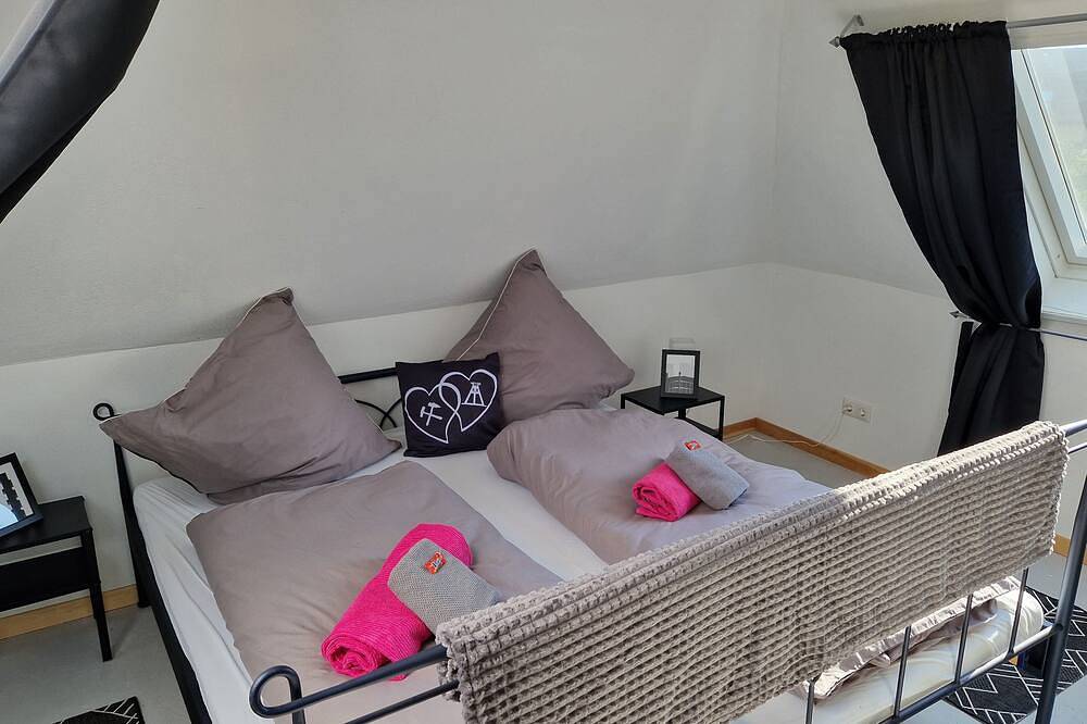 Appartamento intero, Ruhrpottglück: cozy ambience with fireplace in Mülheim an der Ruhr, Ruhrgebiet