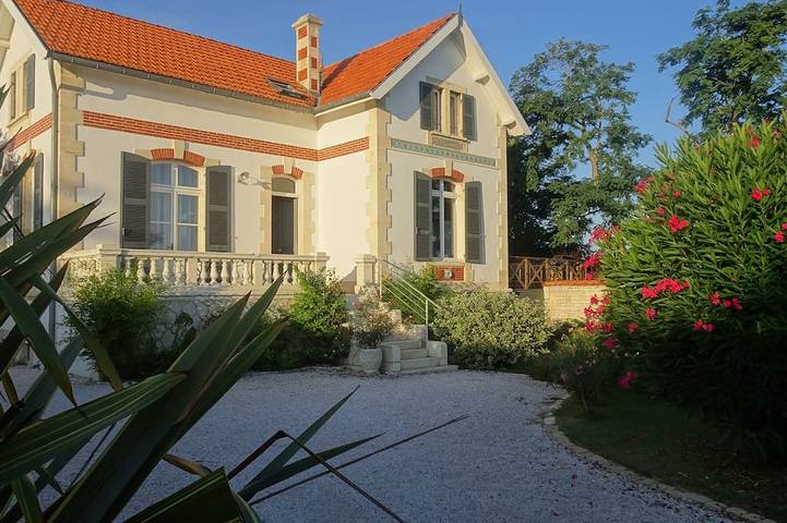 4 star villa with sea view, islands, natural area, private heated pool, spa in Port-des-Barques, Rochefort region