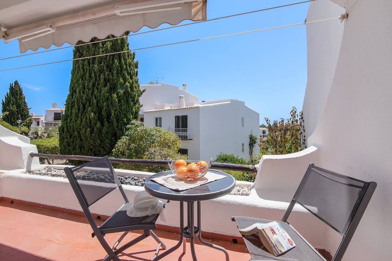 Entire apartment, Apartment 'São Rafael Praia' with Sea View, Shared Pool & Wi-Fi in Albufeira, Faro District