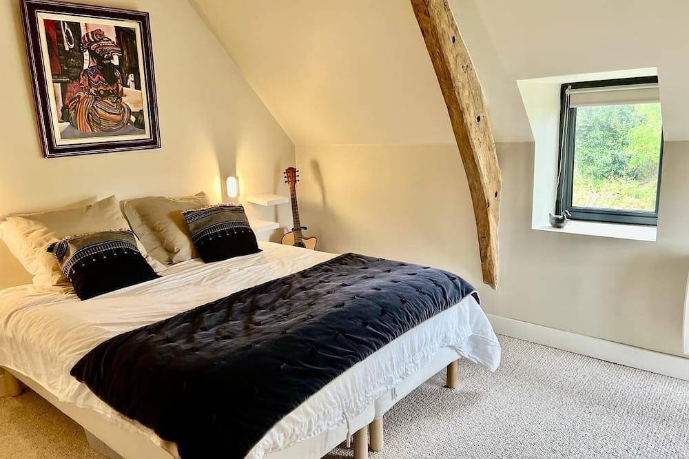 Une maison classée 4 étoiles, dans Bayeux, avec 3 chambres, spa et jardin in Bayeux, Région de Bayeux