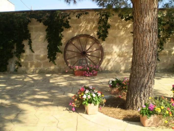 Location de vacances pour 7 personnes, avec jardin à Galatina