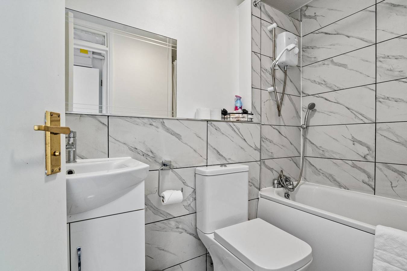 Apartamento entero, Tonos de blanco en Mill Hill in Londres, Sudeste de Inglaterra
