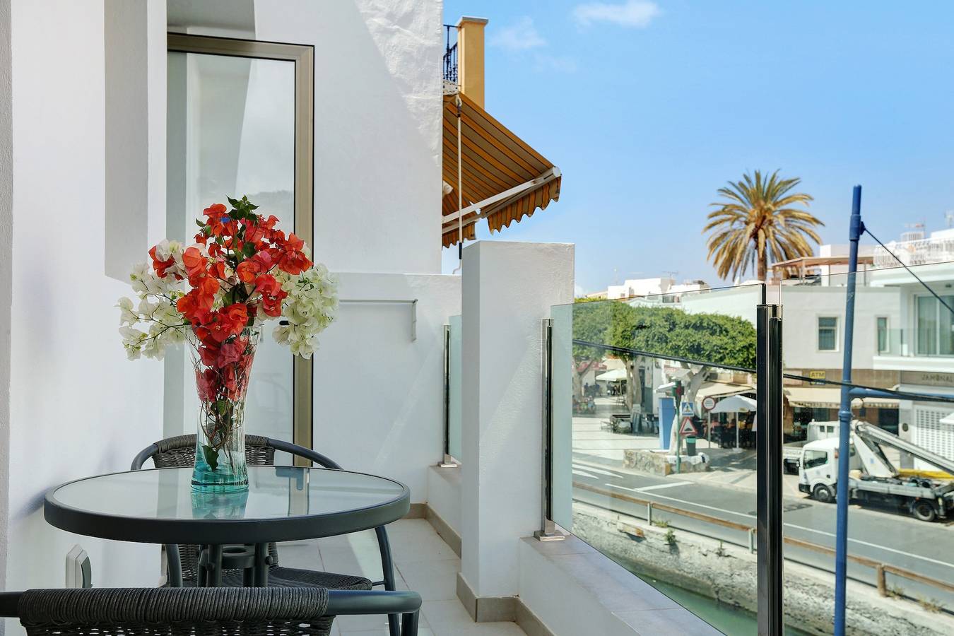 Apartamento entero, Apartamento Albamar 1A con vistas a la montaña, Wi-Fi, aire acondicionado, balcón y terraza in Puerto de Mogan, Lomo Quiebre