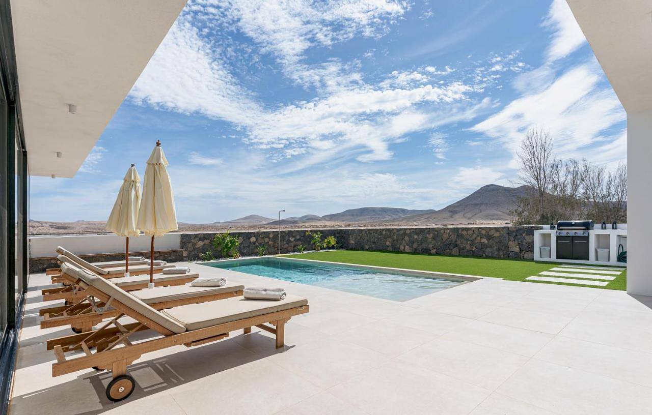 Villa with Private Pool in Lajares, La Oliva